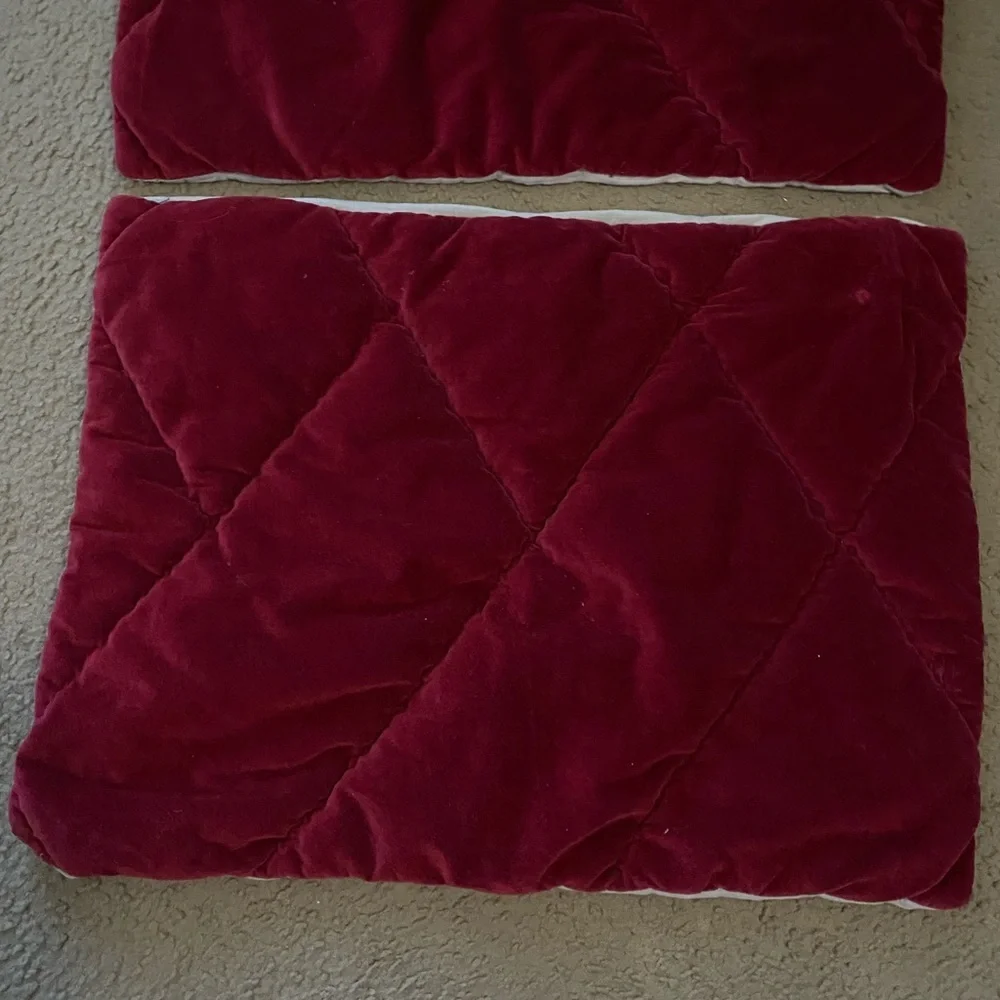 2 Pottery Barn Burgundy Velvet Quilted Standard Luxurious Pillow Covers 20 x 26